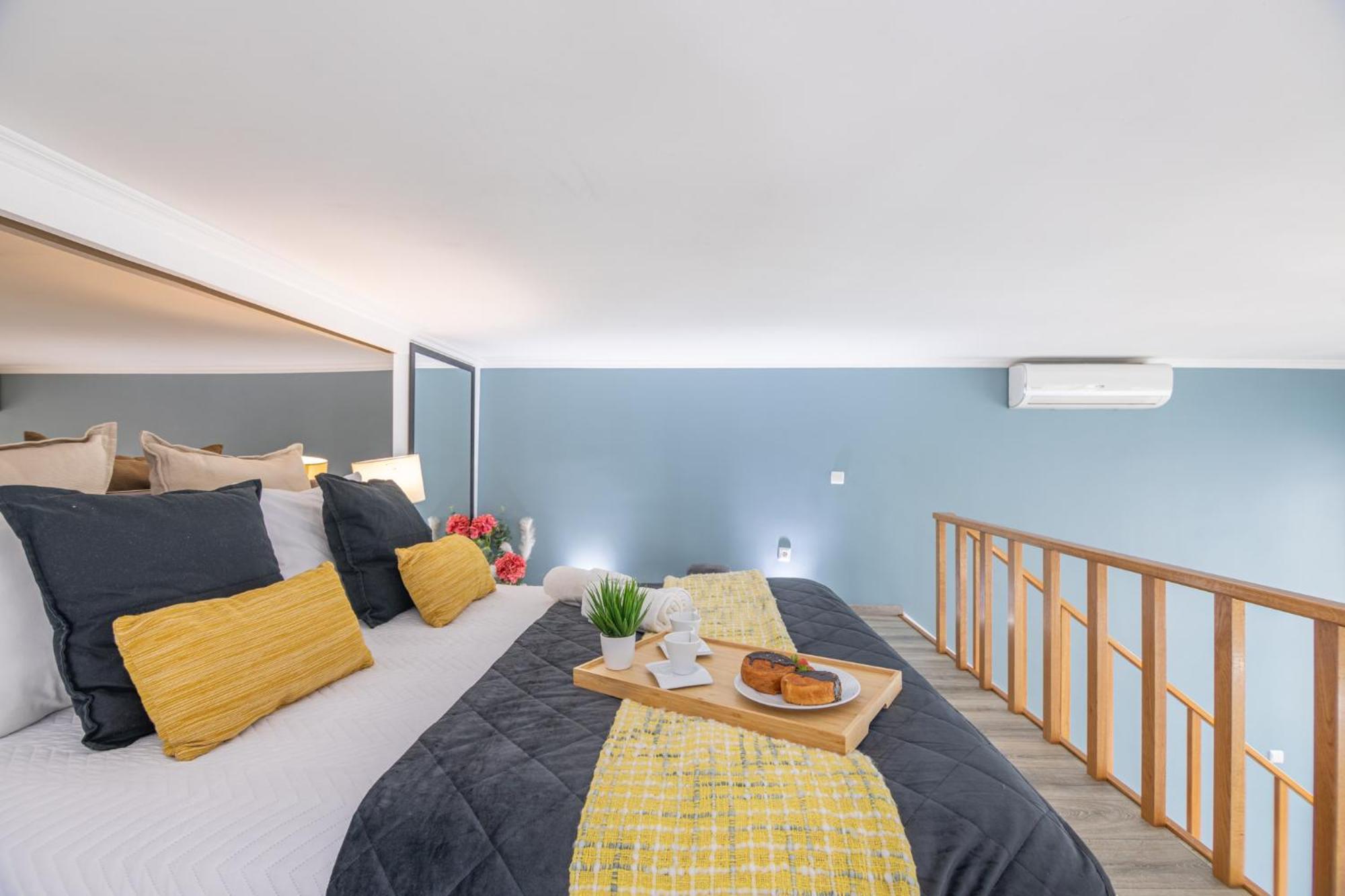 Deluxe Spacious Flats W Mezzanine By Host Wise Apartment Порто Екстериор снимка