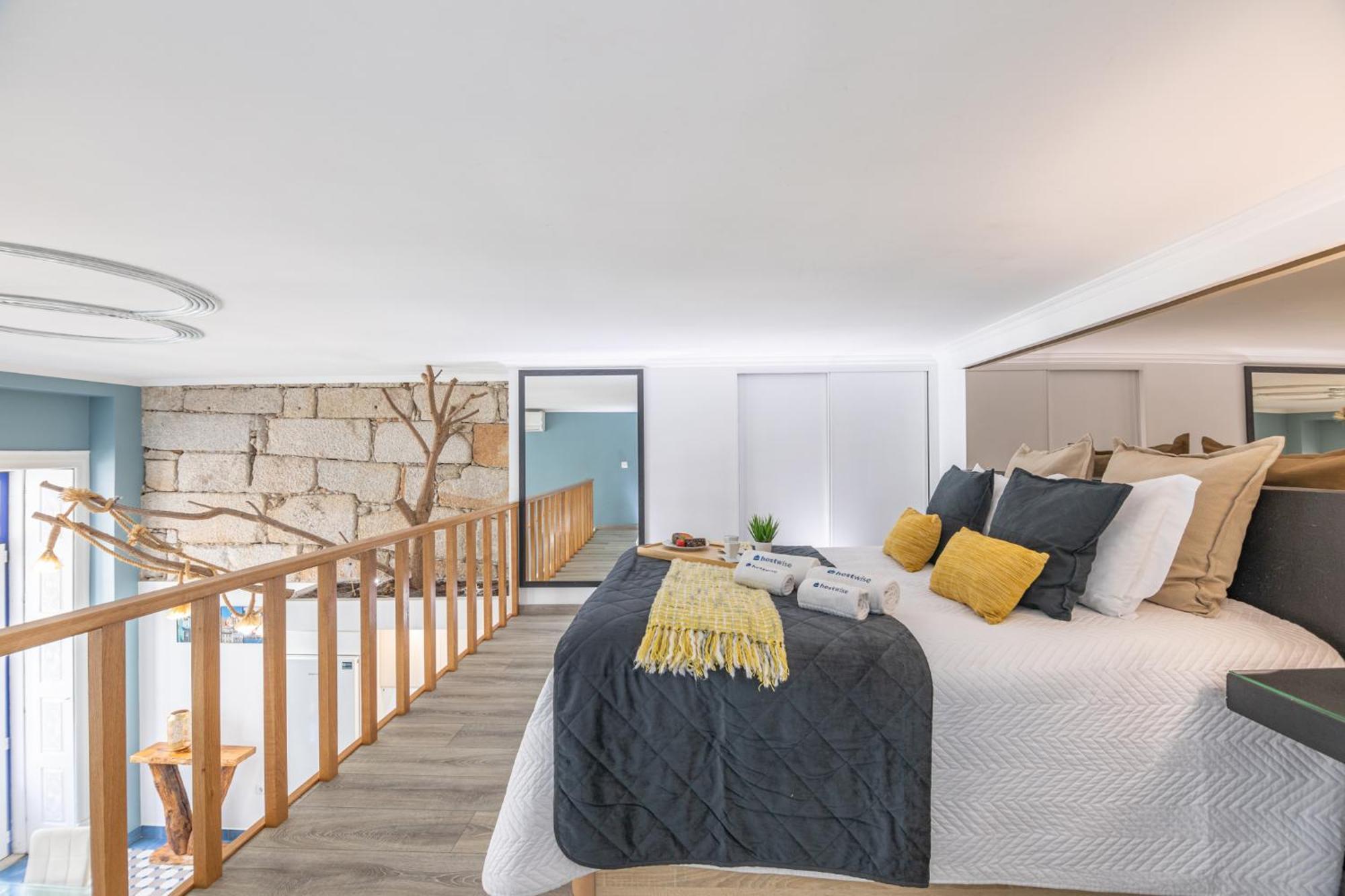Deluxe Spacious Flats W Mezzanine By Host Wise Apartment Порто Екстериор снимка