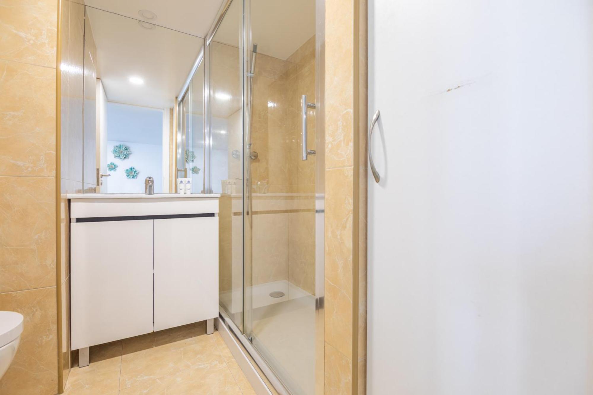 Deluxe Spacious Flats W Mezzanine By Host Wise Apartment Порто Стая снимка