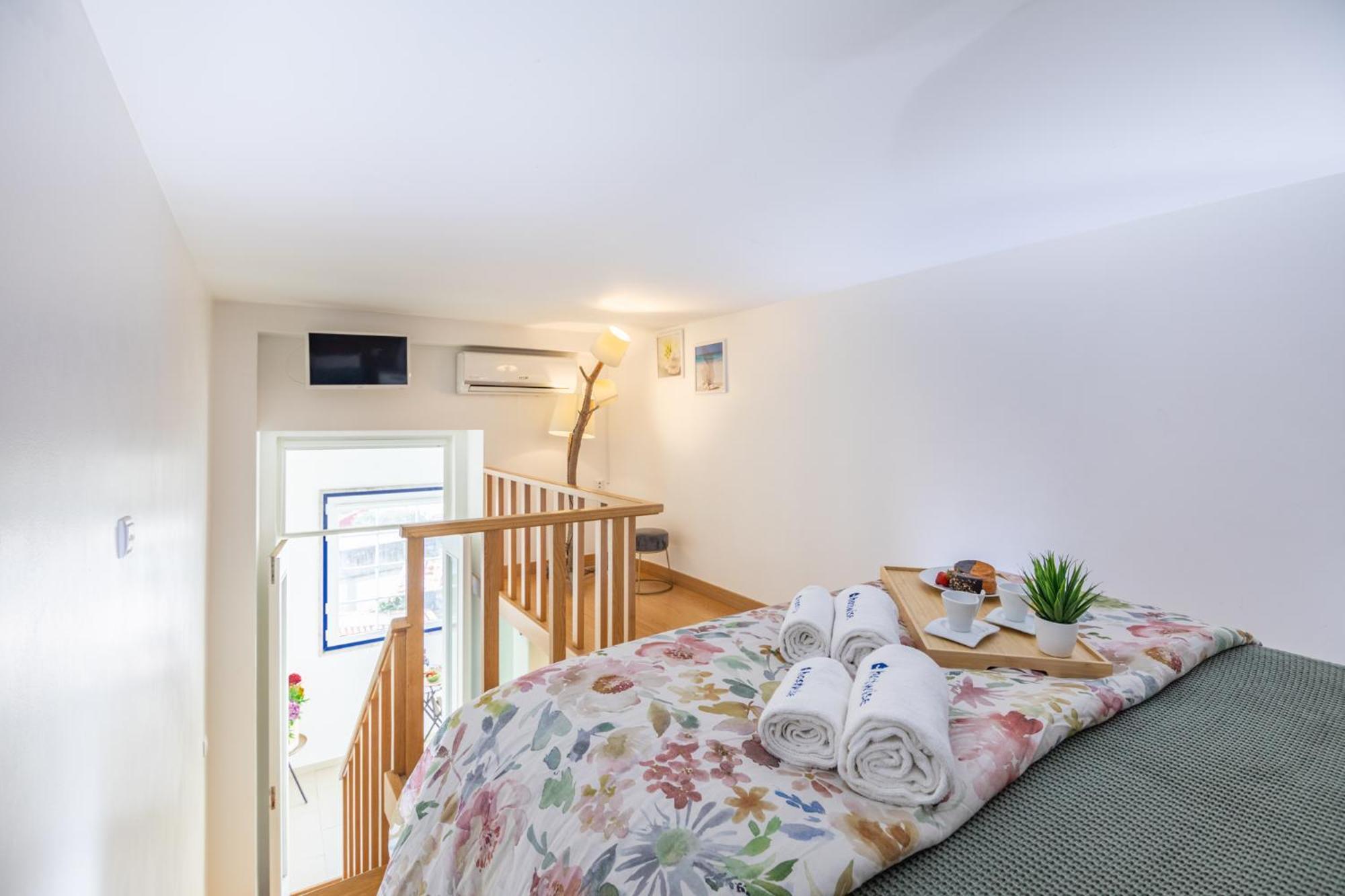 Deluxe Spacious Flats W Mezzanine By Host Wise Apartment Порто Стая снимка