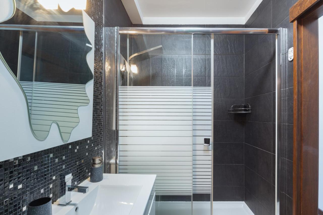 Deluxe Spacious Flats W Mezzanine By Host Wise Apartment Порто Екстериор снимка